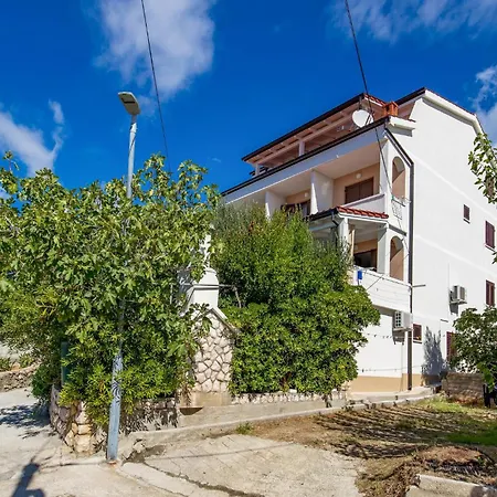 Cozy In Barbat-rab Apartmán