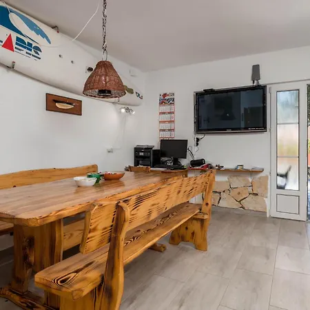 公寓 Cozy In Barbat-rab With House Sea View Barbat na Rabu