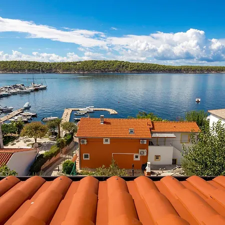 Cozy In Barbat-rab With House Sea View Διαμέρισμα Barbat na Rabu