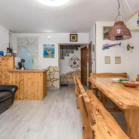Cozy In Barbat-rab With House Sea View Διαμέρισμα *